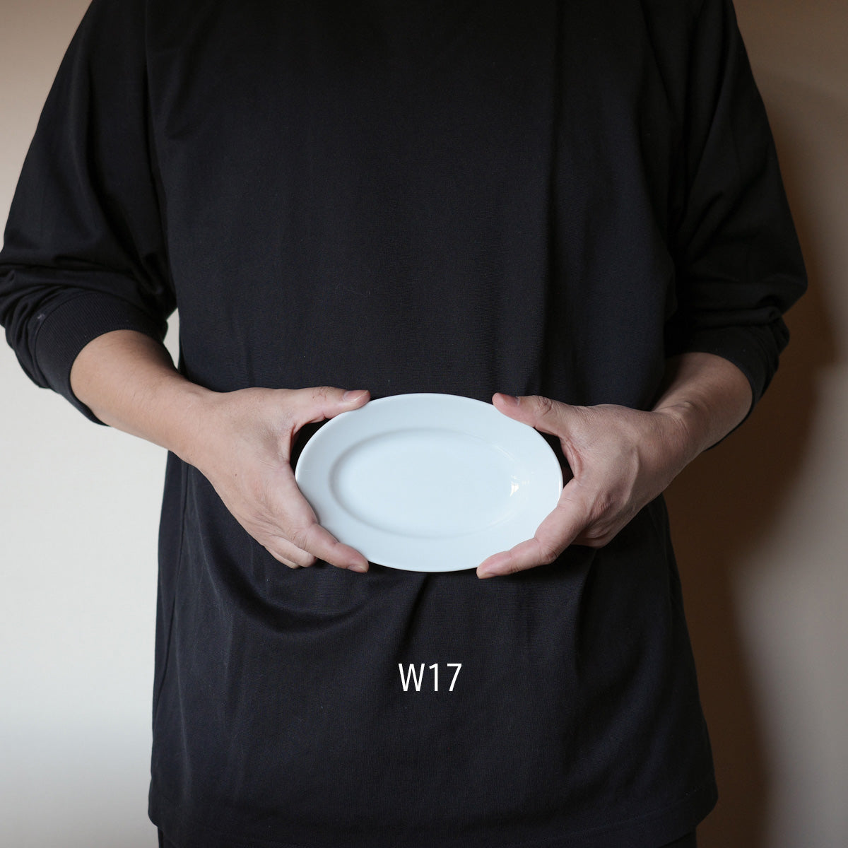 オーバルプレートの理想の形を実現したシンプルでおしゃれなオーバル皿 – デザインショップ oh